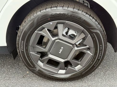 New 2026 Kia Carnival EX image 15