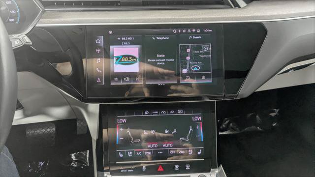 Used 2024 Audi Q8 e-tron Premium Plus w/ Premium Plus Package AWD/4WD image 29
