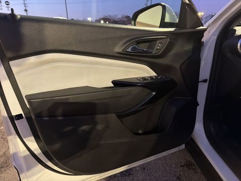 Used 2024 Chevrolet Trax LT image 12