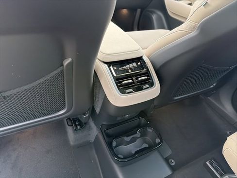 New 2026 Volvo XC90 B6 Plus image 8