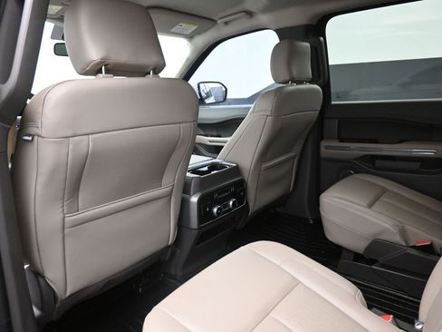 Used 2020 Ford Expedition XLT w/ Equipment Group 202A image 25