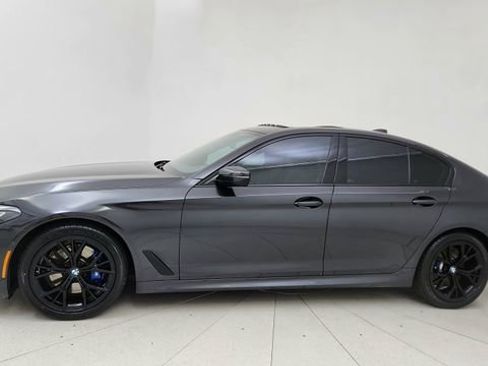 Used 2023 BMW 530i w/ M Sport Package image 3