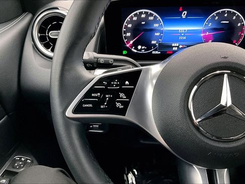 Used 2026 Mercedes-Benz GLB 250 image 21