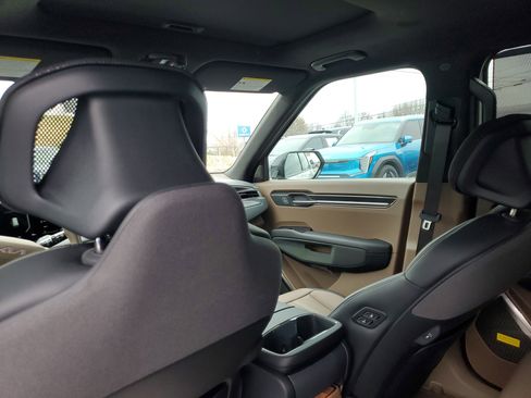 New 2026 Kia EV9 GT-Line image 11