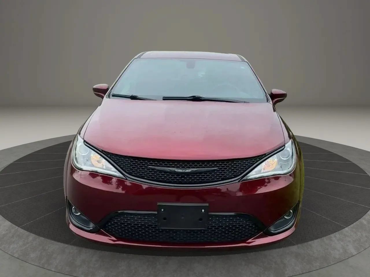 Used 2020 Chrysler Pacifica Touring w/ S Appearance Package FWD image 2
