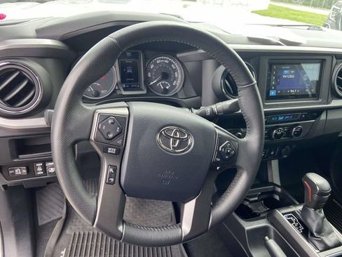 Used 2017 Toyota Tacoma TRD Pro AWD/4WD image 17
