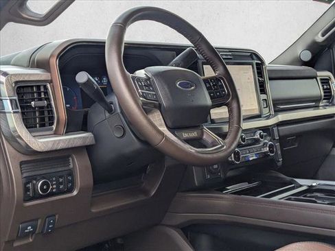 Used 2025 Ford F250 King Ranch w/ FX4 Off-Road Package image 9