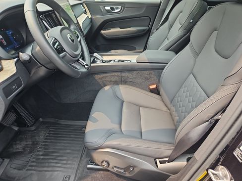Used 2026 Volvo XC60 B5 Plus w/ Protection Package Premier AWD/4WD image 31