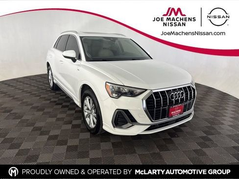 Used 2021 Audi Q3 2.0T Premium w/ Convenience Package AWD/4WD image 1