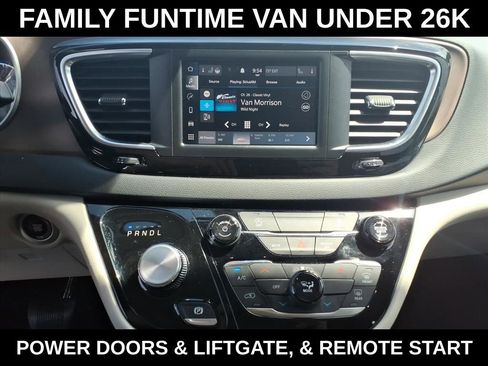 Used 2023 Chrysler Voyager LX FWD image 22