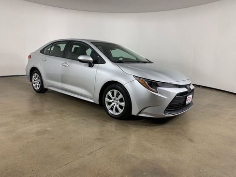 Used 2023 Toyota Corolla LE image 5