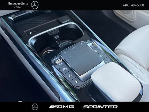 Used 2023 Mercedes-Benz GLB 250 image 22