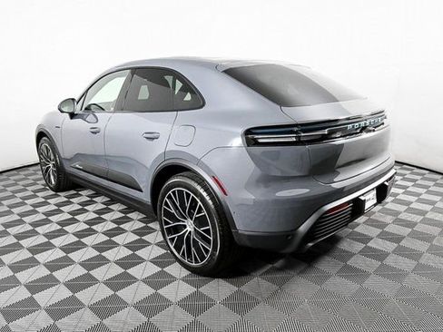 Certified 2025 Porsche Macan Electric image 3