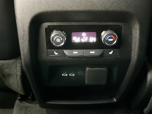 Used 2025 Chevrolet Traverse High Country image 27