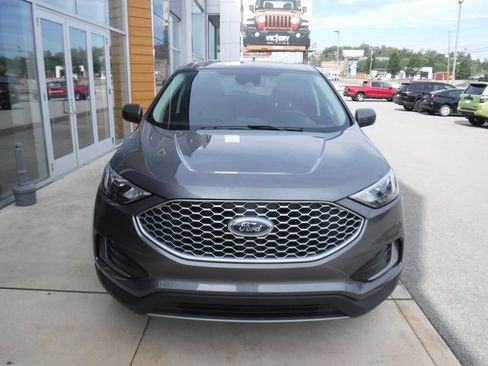Used 2024 Ford Edge SEL image 4