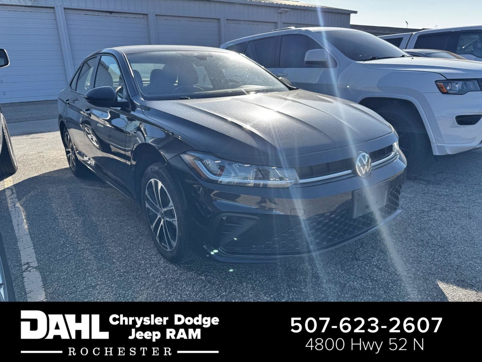 Used 2025 Volkswagen Jetta Sport FWD image 1