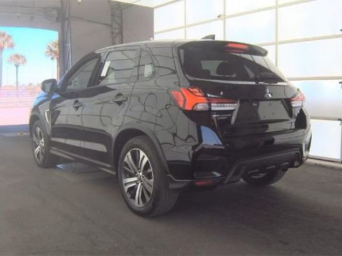 Used 2025 Mitsubishi Outlander Sport SE image 2