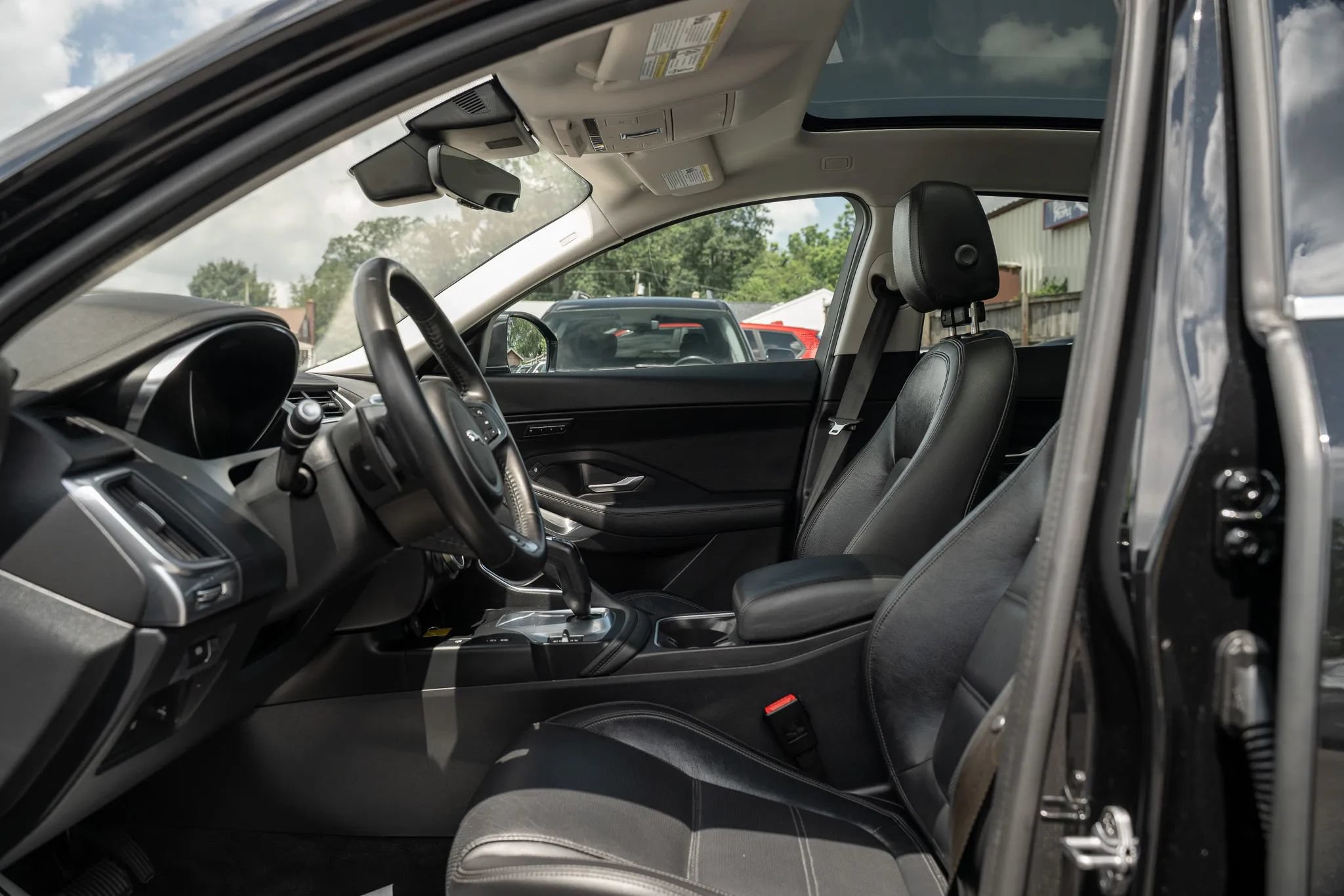 Used 2020 Jaguar E-PACE SE AWD/4WD image 7