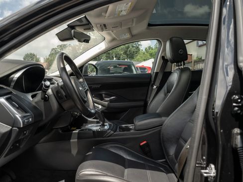 Used 2020 Jaguar E-PACE SE image 7