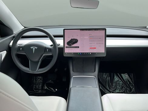 Used 2021 Tesla Model Y Long Range AWD/4WD image 9