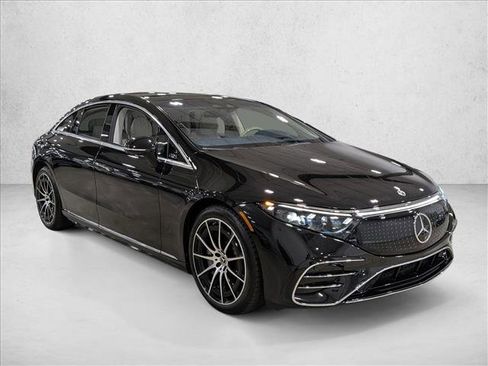 Certified 2023 Mercedes-Benz EQS 580 4MATIC Sedan image 3