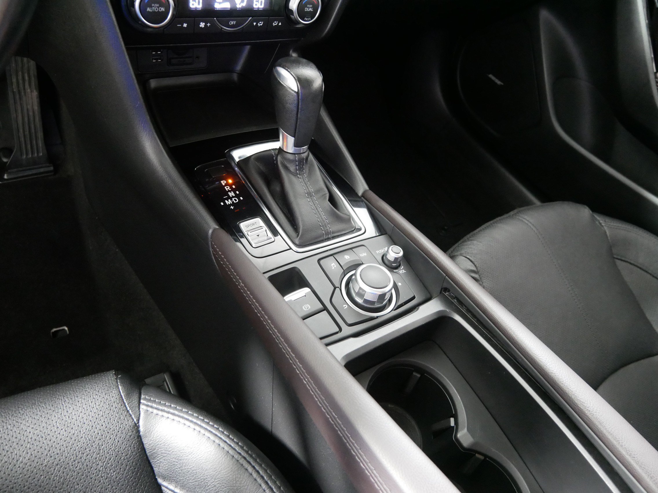 Used 2017 MAZDA MAZDA3 Grand Touring w/ Premium Equipment Package FWD image 24
