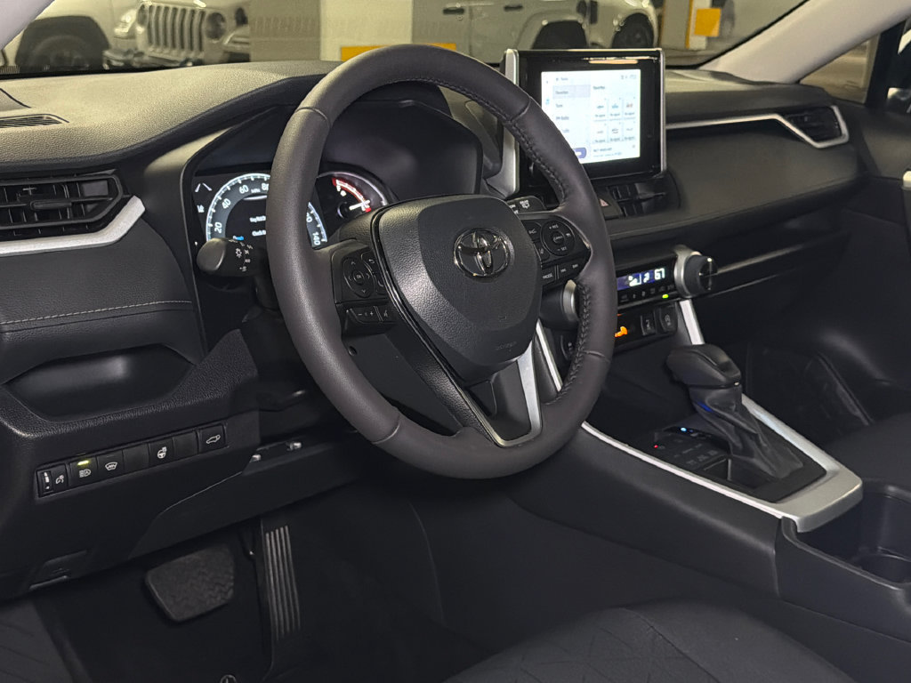 Used 2025 Toyota RAV4 XLE w/ Convenience Package AWD/4WD image 19