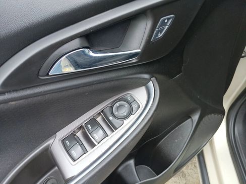 Used 2016 Chevrolet Malibu LT w/ Driver Confidence Package image 14