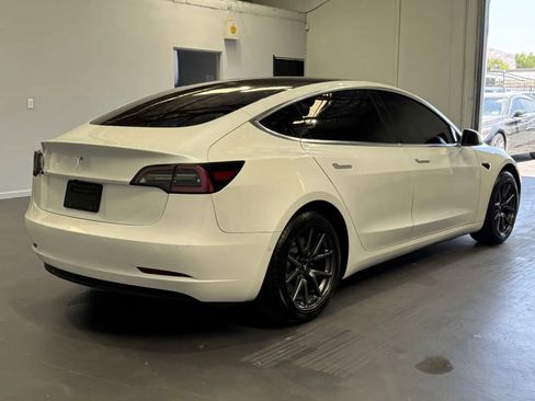 Used 2020 Tesla Model 3 Standard Range image 4