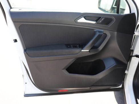 Used 2020 Volkswagen Tiguan S FWD image 9