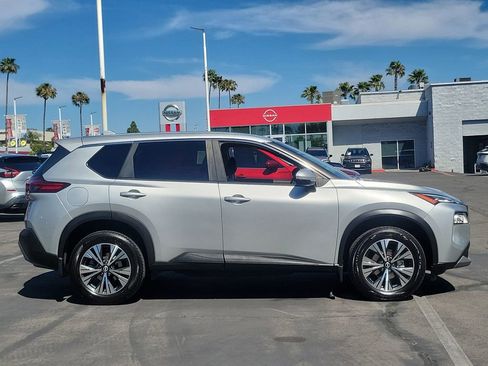 Used 2023 Nissan Rogue SV image 29