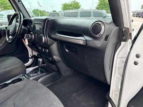Used 2018 Jeep Wrangler Unlimited Sport S AWD/4WD image 50