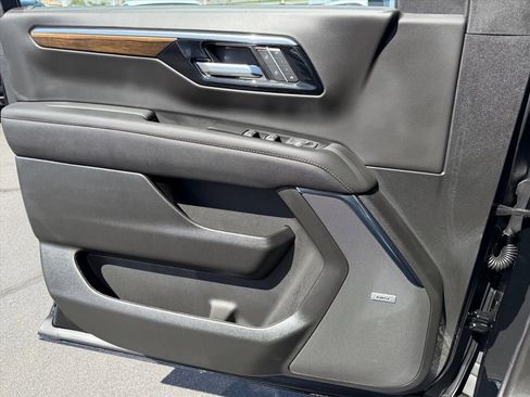 New 2026 Chevrolet Tahoe High Country AWD/4WD image 9
