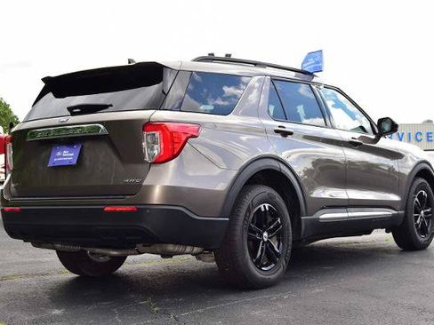 Certified 2021 Ford Explorer XLT AWD/4WD image 3