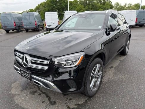 Used 2021 Mercedes-Benz GLC 300 4MATIC image 3