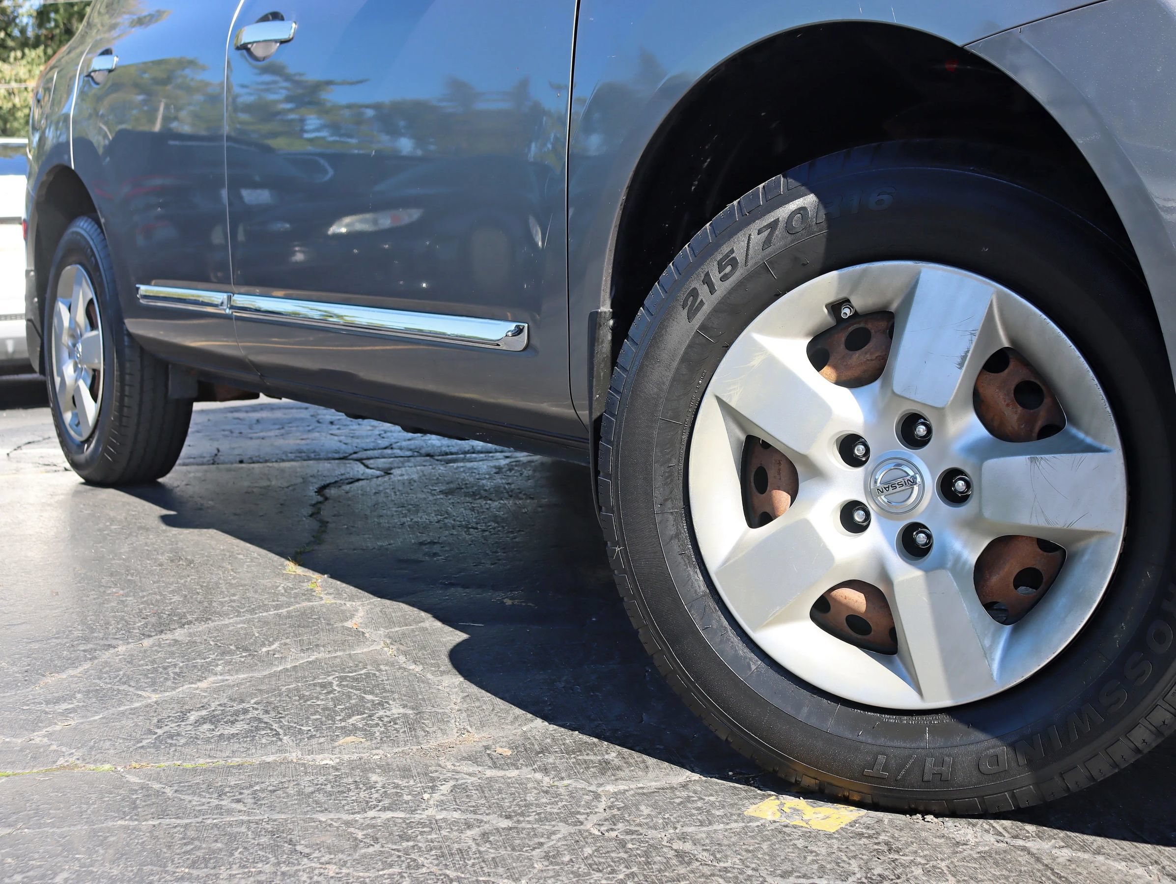 Used 2015 Nissan Rogue S w/ Convenience Package AWD/4WD image 5