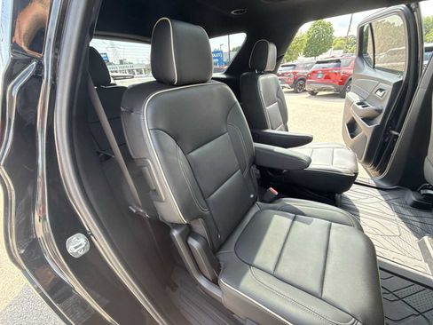 Certified 2023 Chevrolet Traverse Premier w/ Redline Edition AWD/4WD image 28