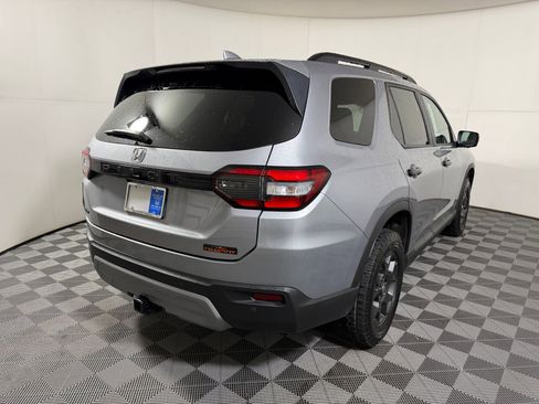 Certified 2023 Honda Pilot TrailSport image 19