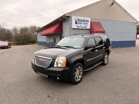 Used 2009 GMC Yukon Denali image 1