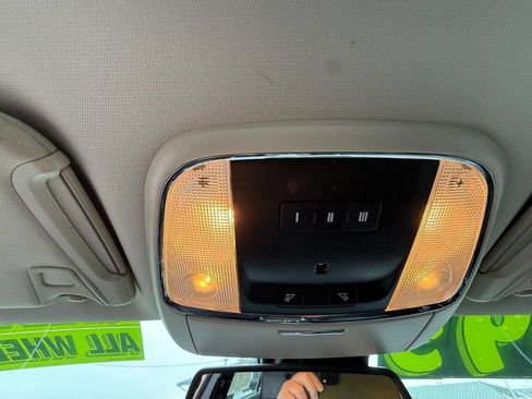 Used 2018 Chrysler 300 Limited w/ Safetytec Plus Group image 34