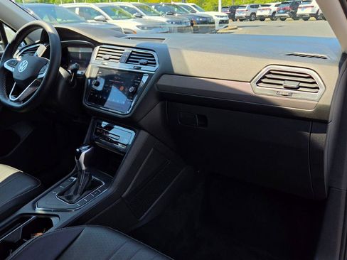 Certified 2023 Volkswagen Tiguan SE w/ Panoramic Sunroof Package FWD image 51