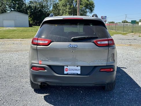 Used 2016 Jeep Cherokee Sport w/ Cold Weather Group AWD/4WD image 24