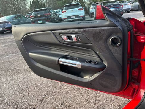 Used 2024 Ford Mustang Premium image 21