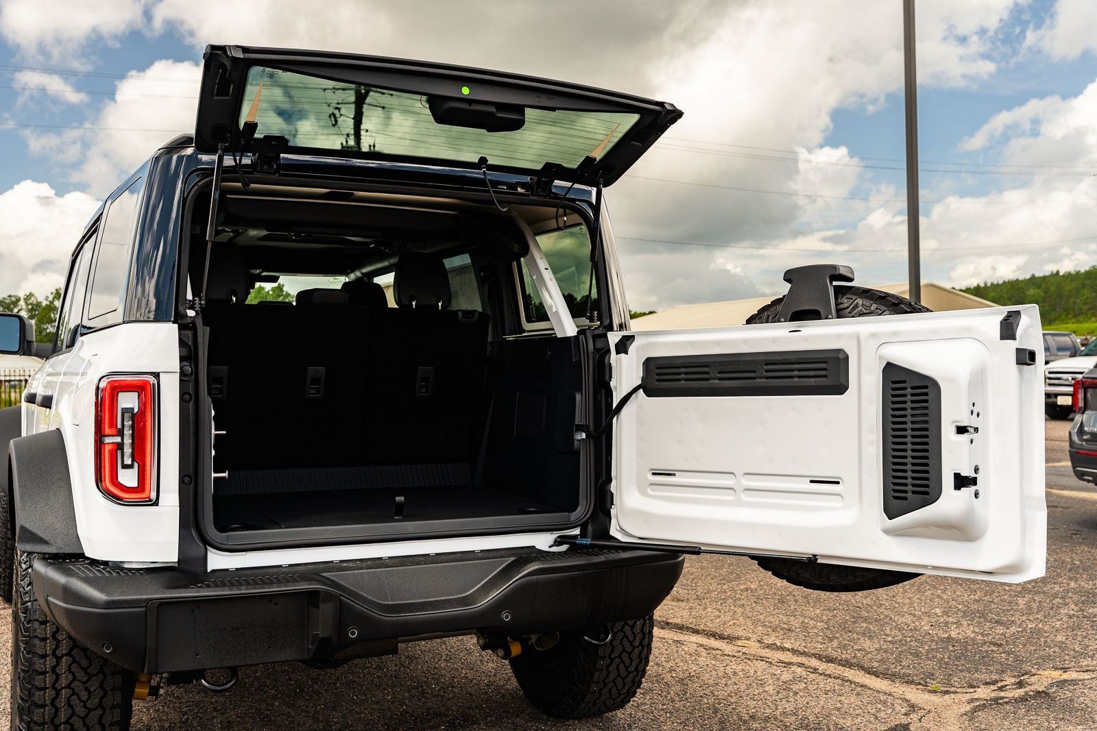New 2026 Ford Bronco Badlands AWD/4WD image 13