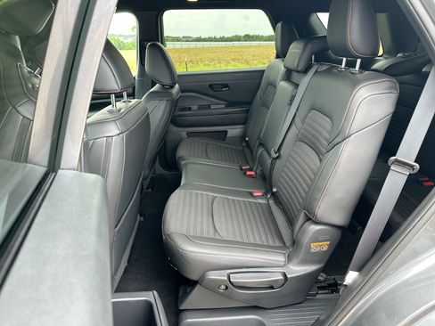 Used 2026 Nissan Pathfinder Rock Creek AWD/4WD image 21