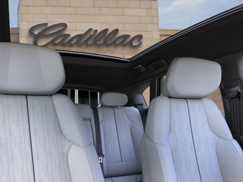 New 2025 Cadillac Optiq Luxury 2 w/ LPO, Floor Liner Package AWD/4WD image 24