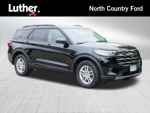 Used 2026 Ford Explorer Active AWD/4WD image 1