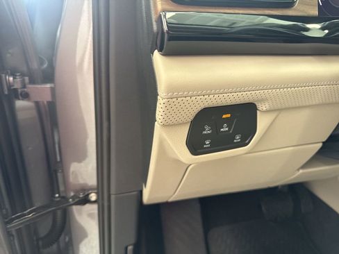 New 2026 Volkswagen Atlas SE image 14