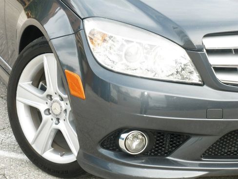 Used 2010 Mercedes-Benz C 300 4MATIC Sedan image 3