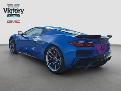 Used 2025 Chevrolet Corvette Z06 image 13